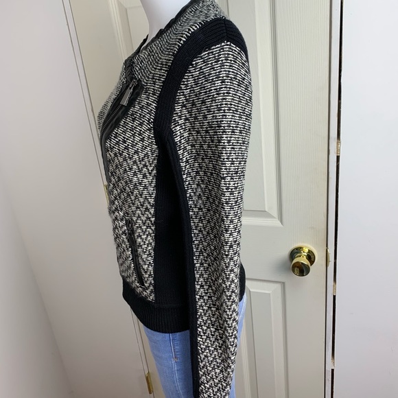 Vince Camuto zip up sweater (S) - Picture 4 of 7